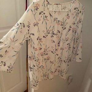 Defacto Flower Blouse With Wide Sleeves